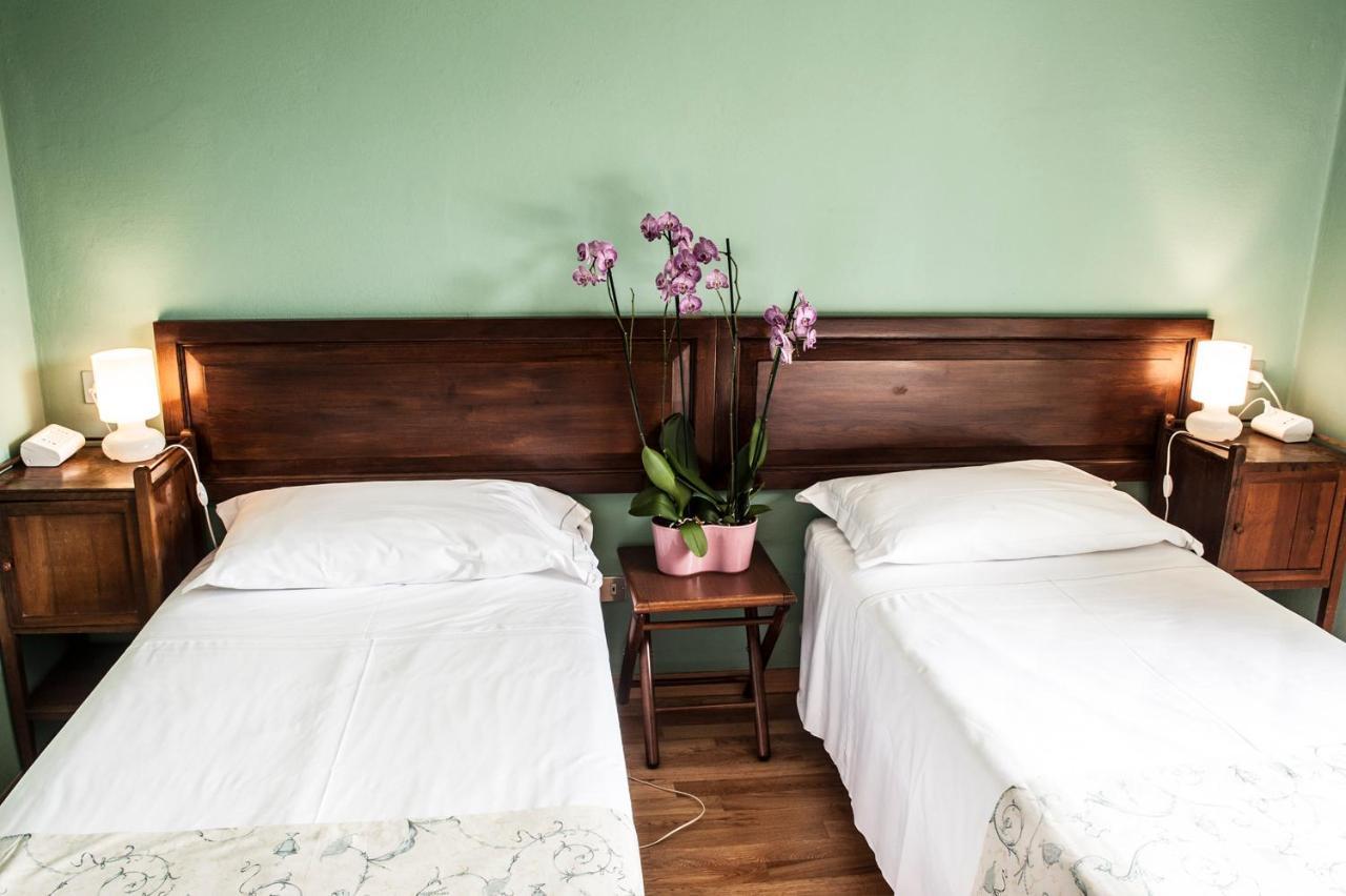 Albergo Bologna Βαρέζε Εξωτερικό φωτογραφία