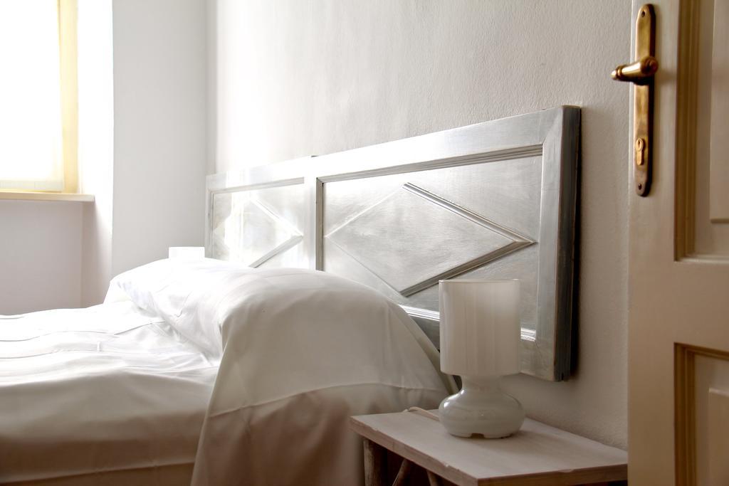 Albergo Bologna Βαρέζε Δωμάτιο φωτογραφία