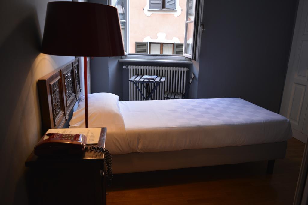 Albergo Bologna Βαρέζε Εξωτερικό φωτογραφία