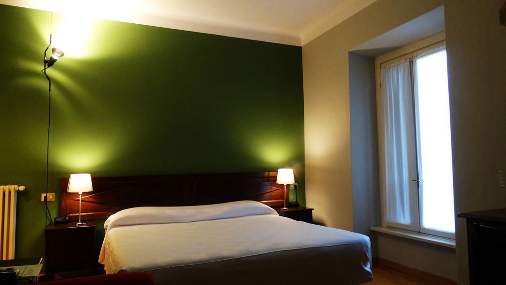 Albergo Bologna Βαρέζε Εξωτερικό φωτογραφία