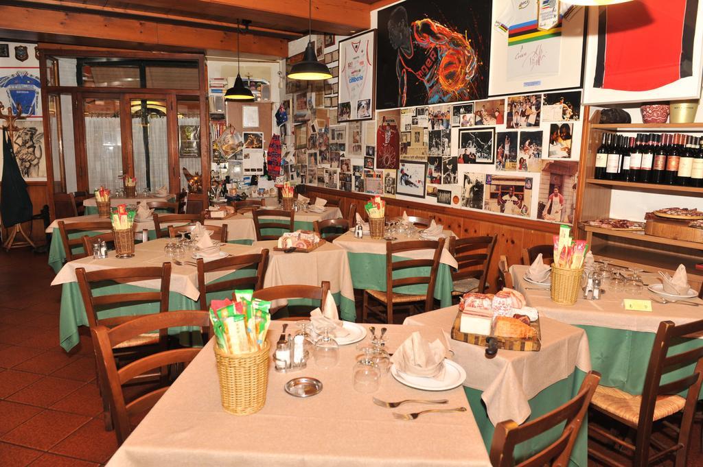 Albergo Bologna Βαρέζε Εξωτερικό φωτογραφία